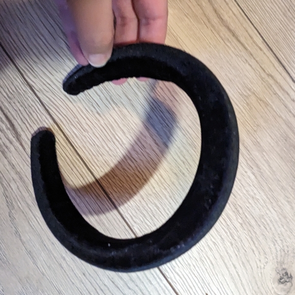 Accessories - Black Puffy Headband